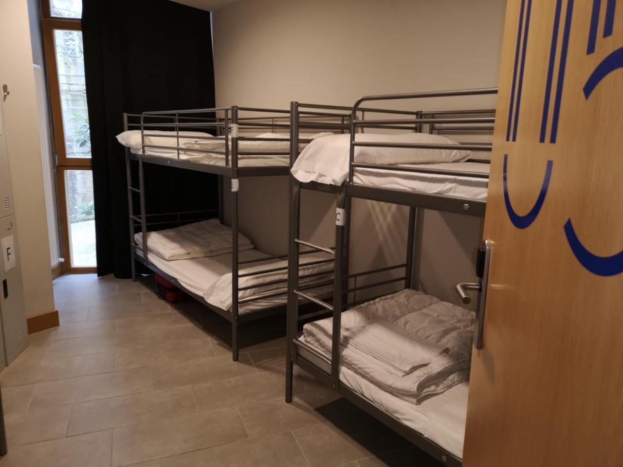Egunon Bilbao Hostel Ngoại thất bức ảnh
